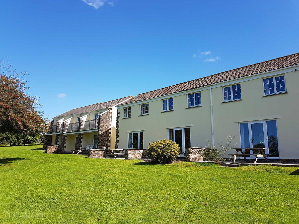 Carvynick Holiday Park Saint Enoder Buitenkant foto